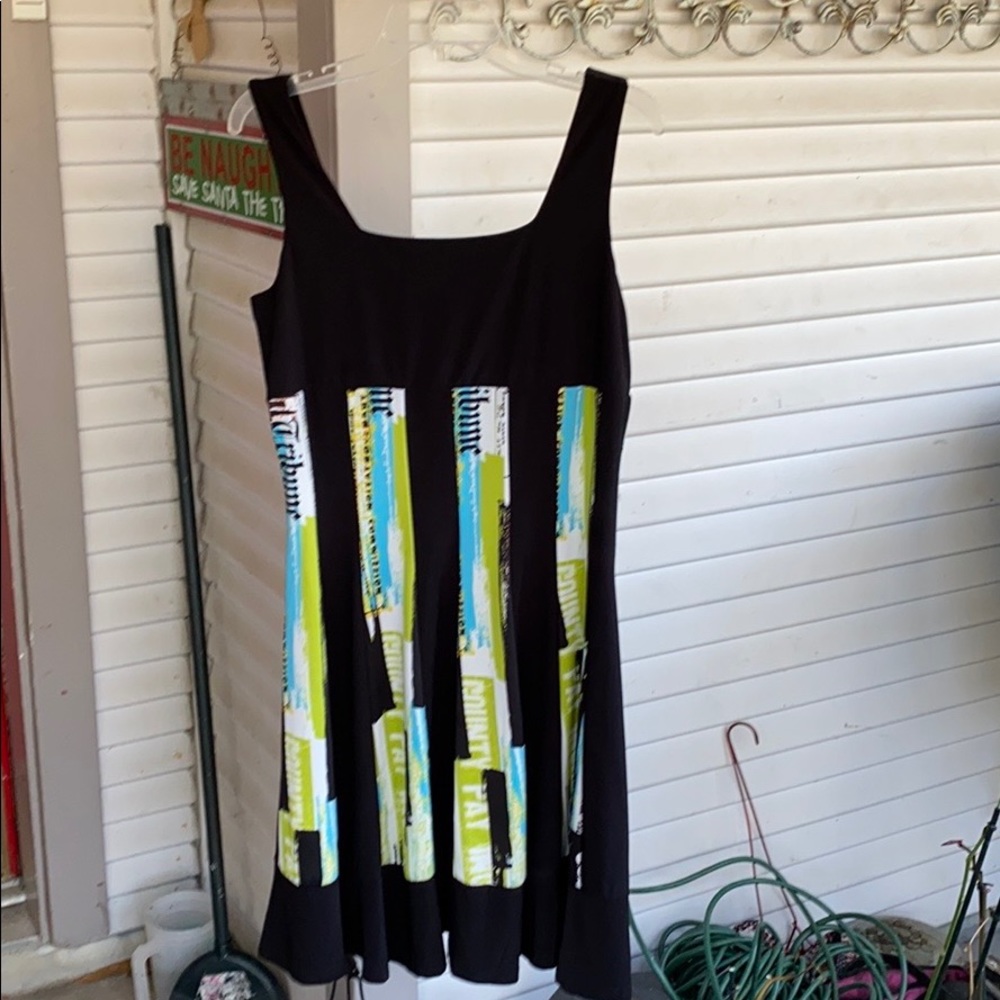 Sleeveless trendy black dress